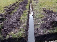 Копаем траншеи (дрены) Копаем траншеи (дрены)